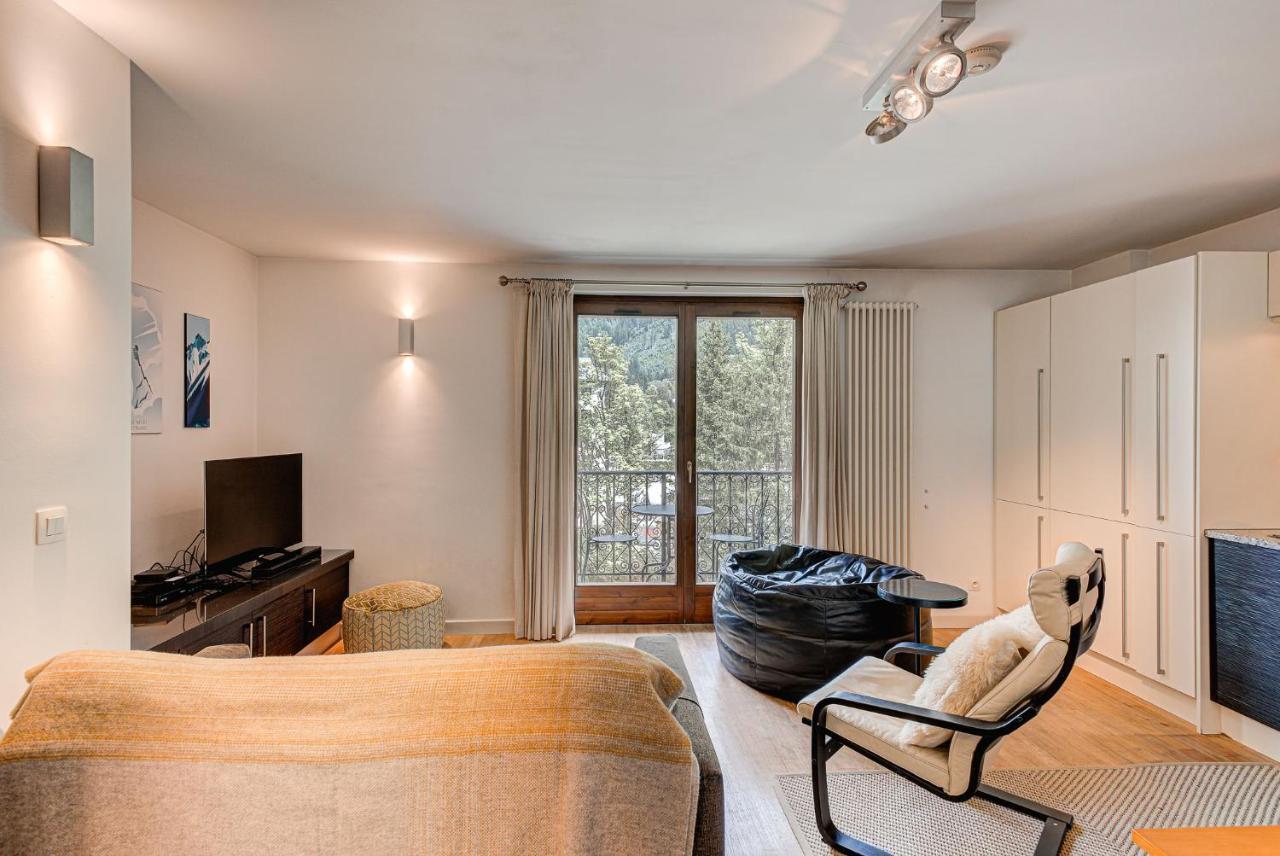Apartment Cosmiques - Alpes Travel - Central Chamonix - Sleeps 4 Exterior foto